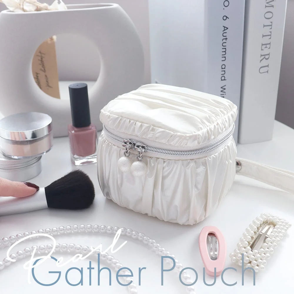 光沢が可愛いスクエアポーチ『MOT-GPOUCH01』のホワイト