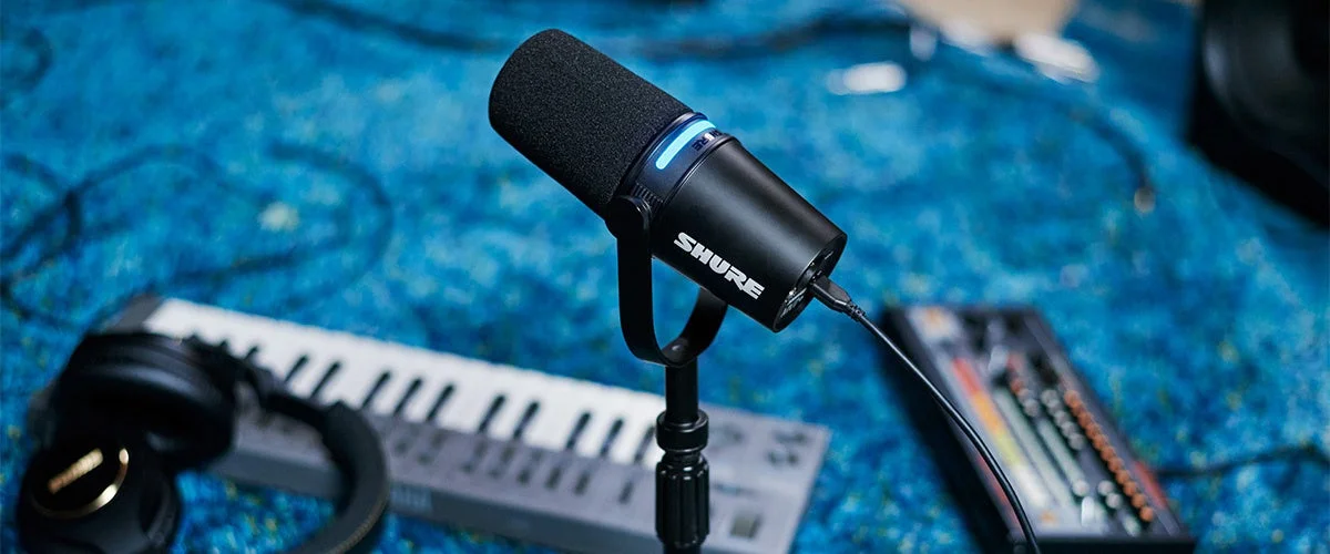 Shure MV7+ ポッドキャストマイクロホン