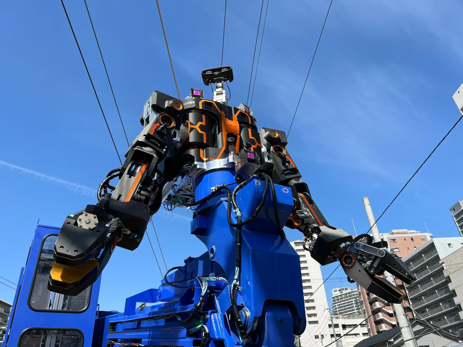 汎用人型重機「零式人機ver.2.0」の実機
