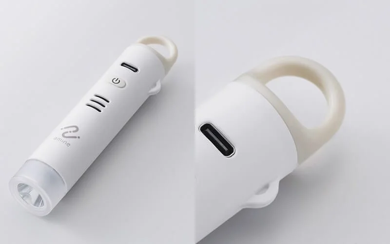 iPhone連携防犯ブザー本体とUSB Type-C充電ポート