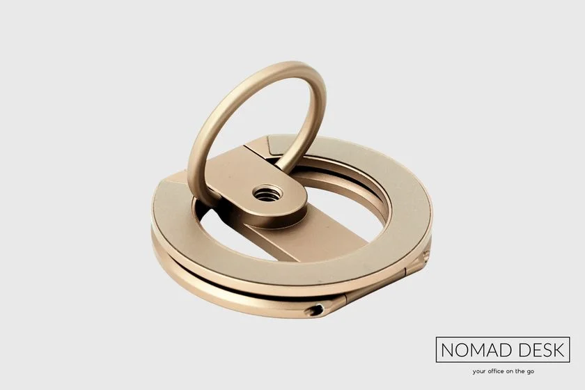 折りたたまれた「NOMAD STAND GEAR EDGE 2」サンドベージュゴールド
