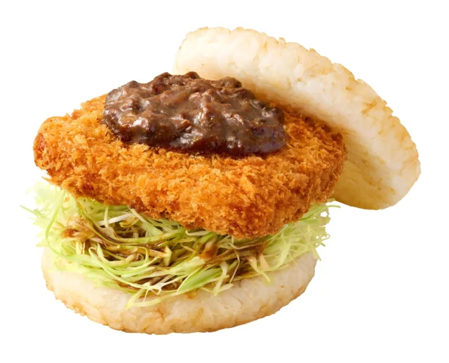 モスライスバーガー金沢カレーカツのクローズアップ写真