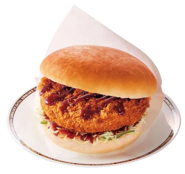 コメダ珈琲店 ドデカメンチバーガーのアップ画像