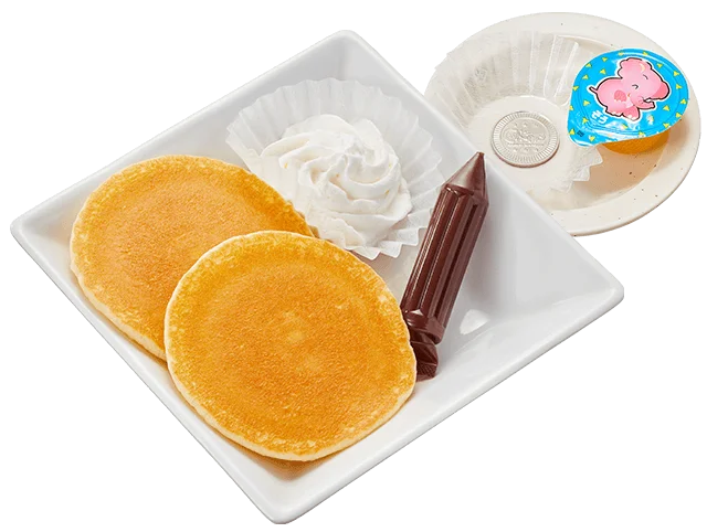 ホイップとチョコが添えられたおこさまパンケーキ