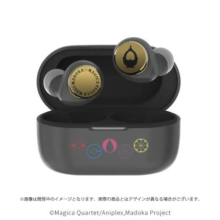 イヤホンを収納したチャージングケースとソウルジェムデザイン