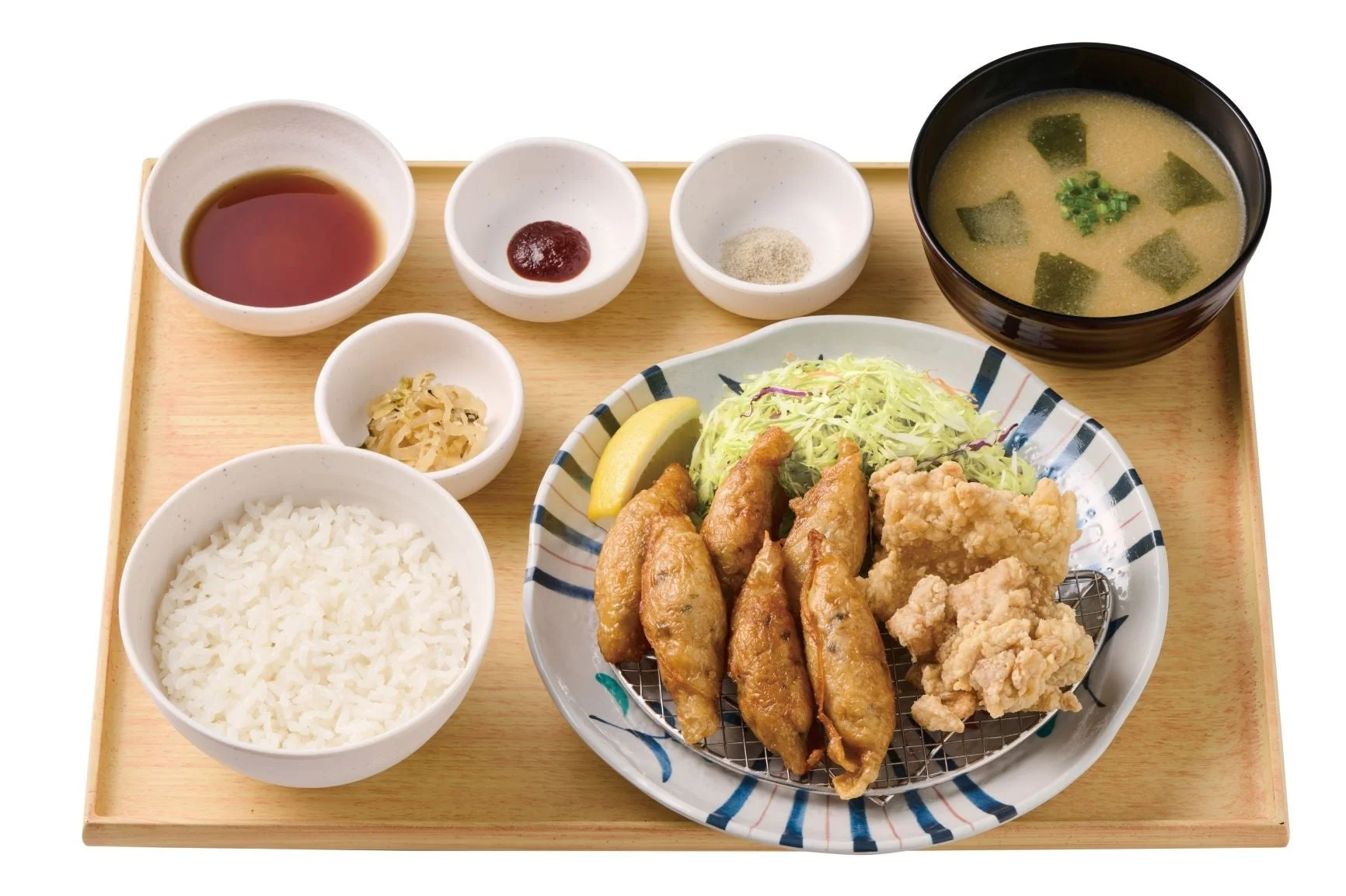 鶏皮餃子6個と鶏竜田揚げ2個の定食