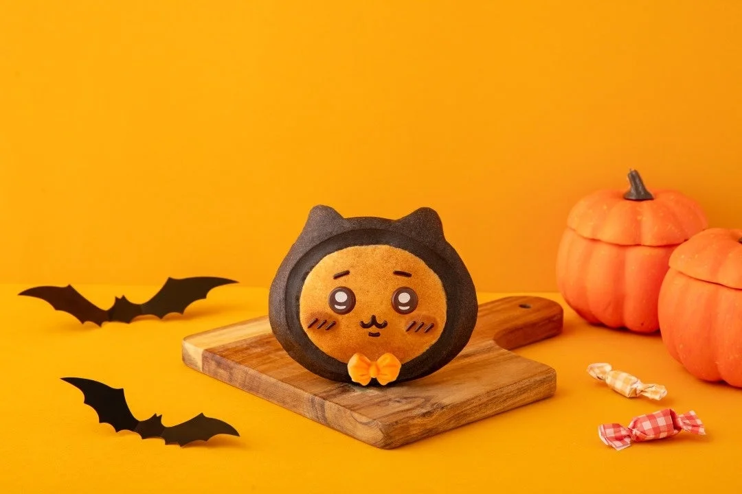 黒猫姿のちいかわパン（栗あん）