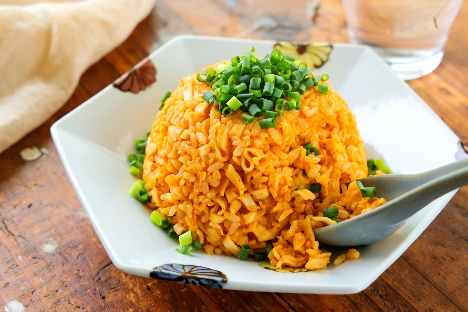 ファミマル あさりとキムチ味 チゲうどんをアレンジしたやみつきチゲうどん炒飯