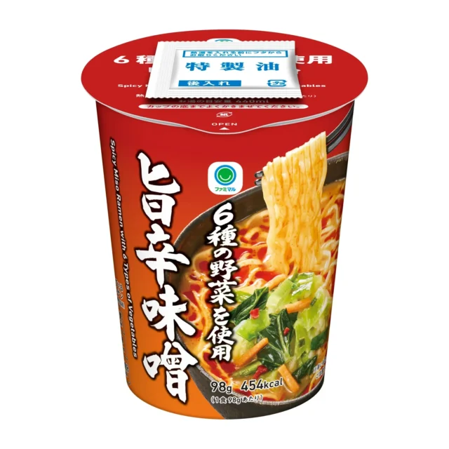 ファミマル 6種の野菜を使用 旨辛味噌のカップ麺パッケージ
