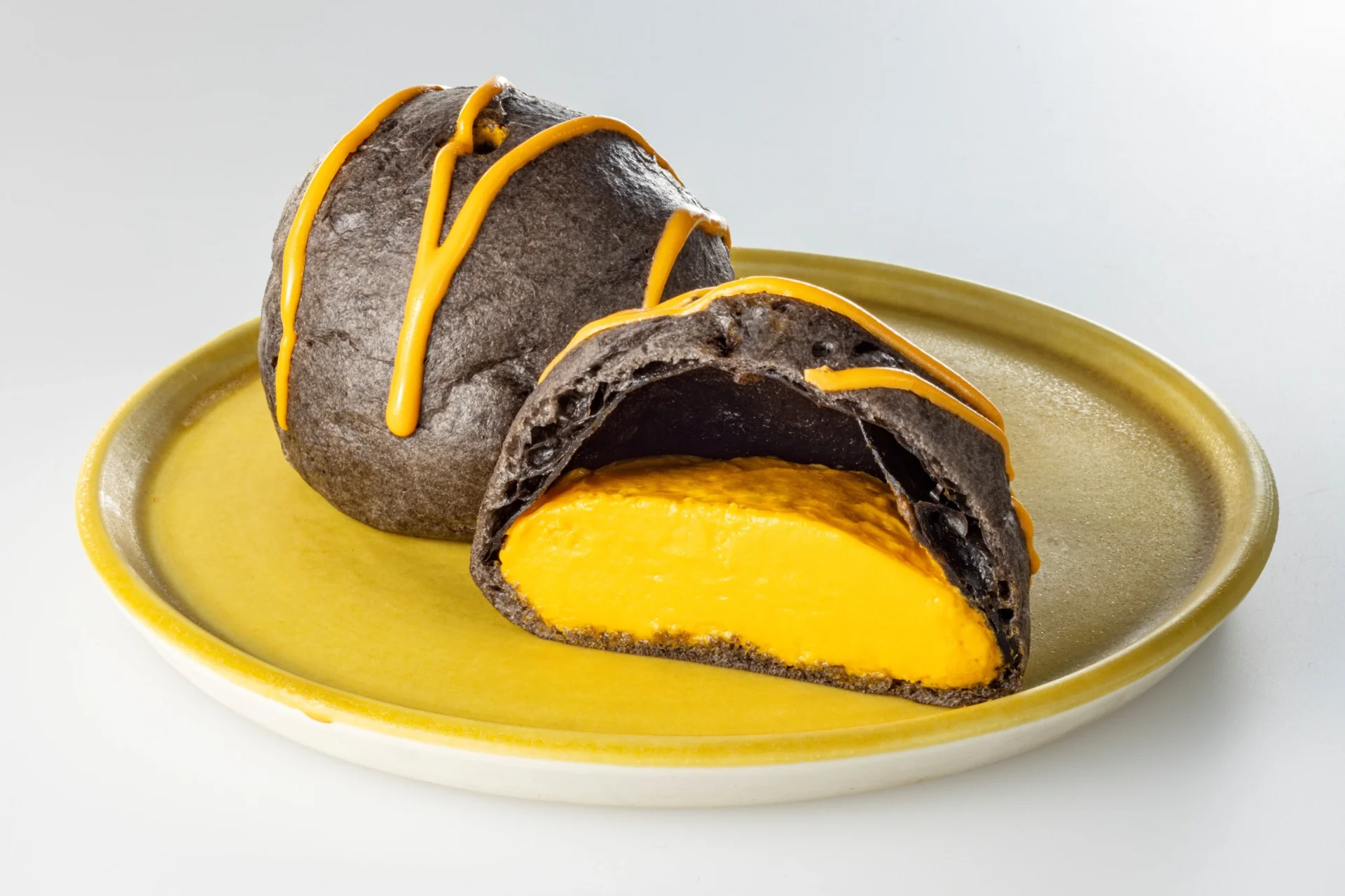 セブン-イレブンのハロウィン限定スイーツ「パンプキンもこ」