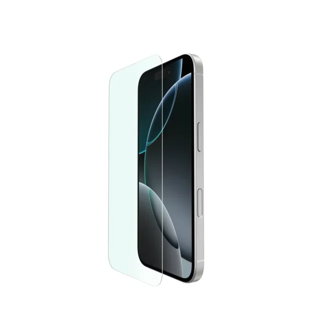 Belkin ScreenForce InvisiGlassブルーライトカット保護フィルムをiPhoneに貼るイメージ