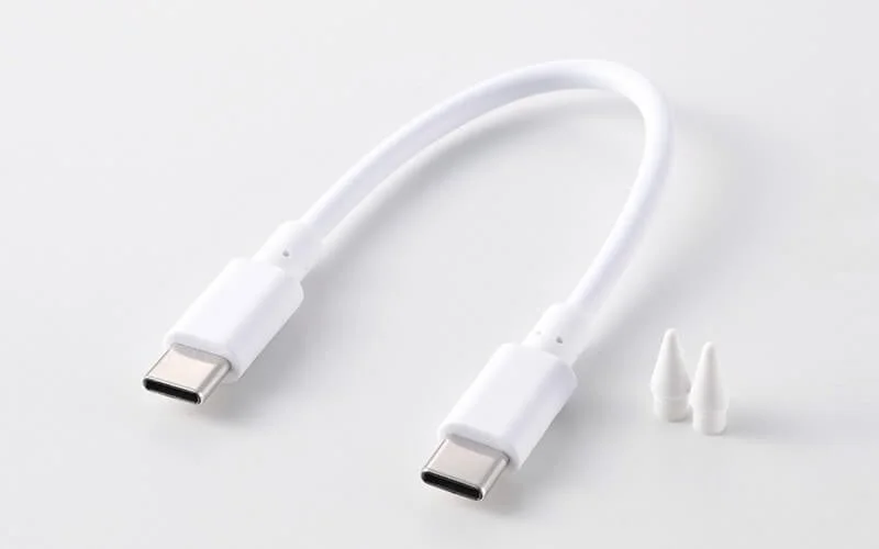 付属のUSB Type-Cケーブルと交換用ペン先2個