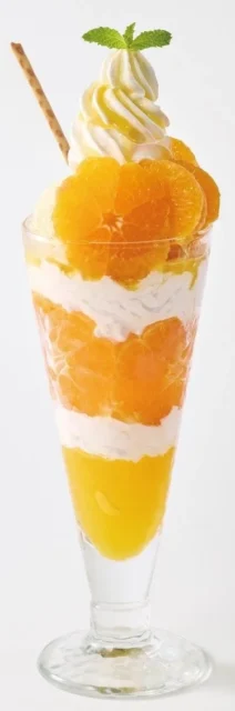 早生みかんと北海道ソフトクリームが相性抜群の季節のジョナパフェ