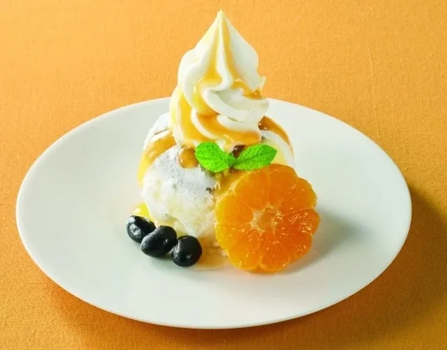 新登場のワルトミカンデル(早生みかん大福)とソフトクリーム