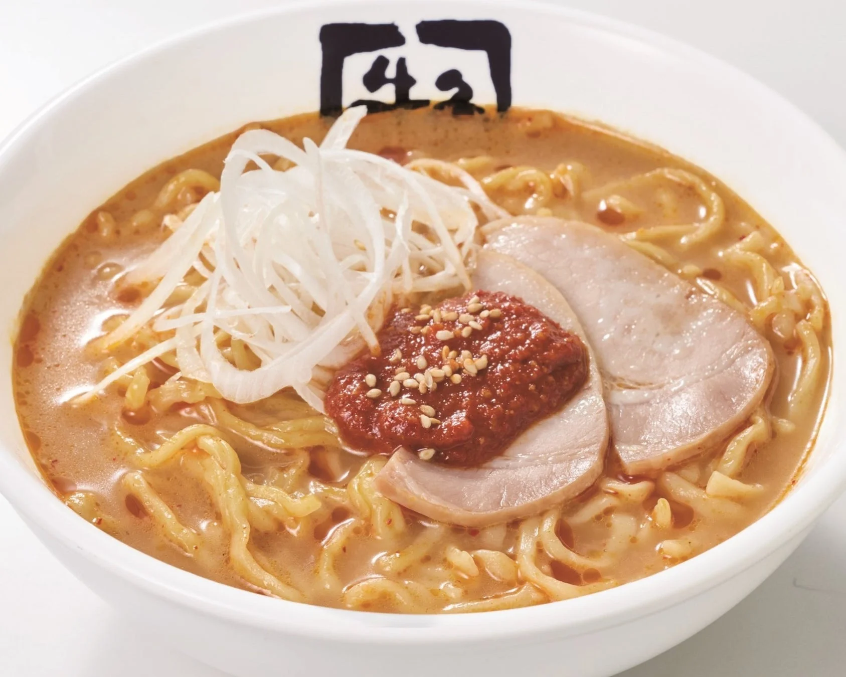 濃厚旨辛にんにくラーメンのクローズアップ写真