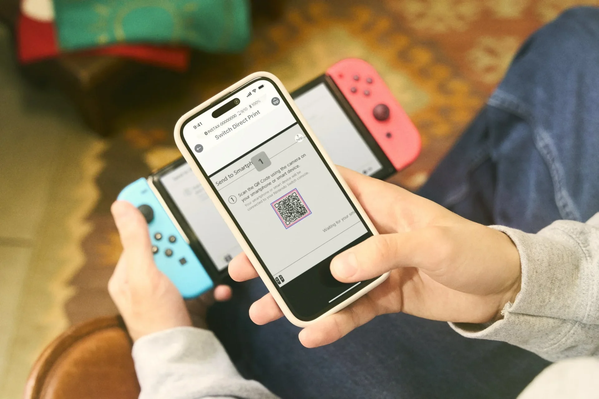 Nintendo SwitchのQRコードをinstax mini Linkアプリで読み取る様子