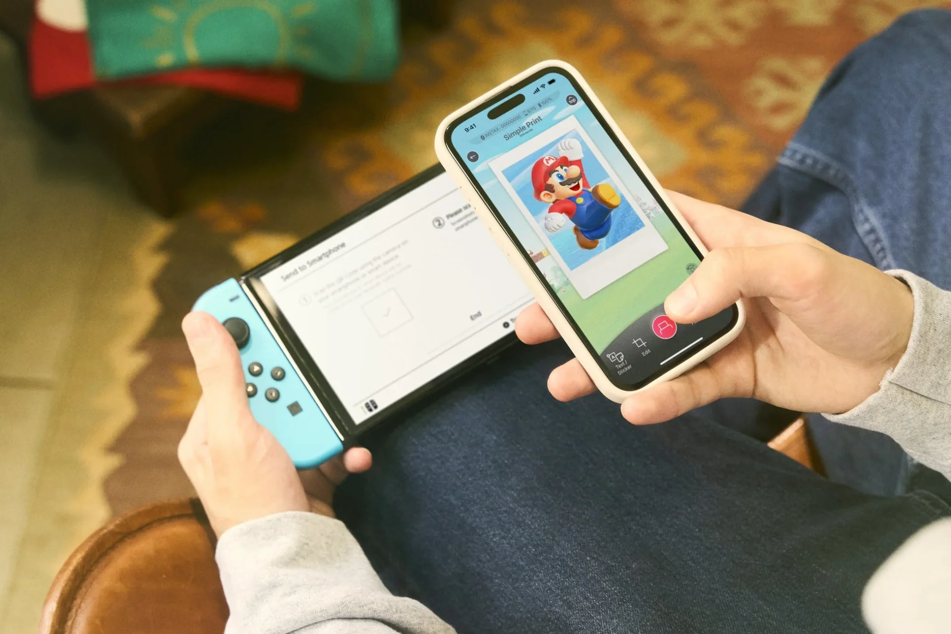 Nintendo Switch 2から転送した画像をinstax mini Linkアプリでプリントする様子