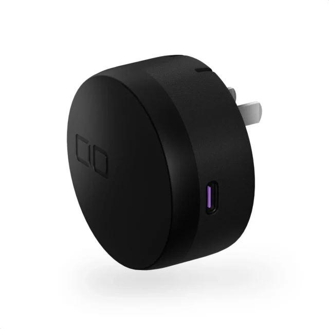 NovaWave SPOT PLUG +Cのブラックモデル、コンセント一体型ワイヤレス充電器