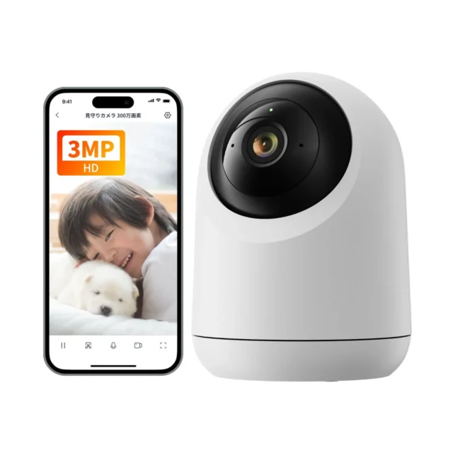 SwitchBot見守りカメラPlus 3MPとスマホ画面に映る子供と犬