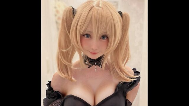セクシーなゴシックドレスで魅了! とうか、黒のオフショルダードレス姿を披露