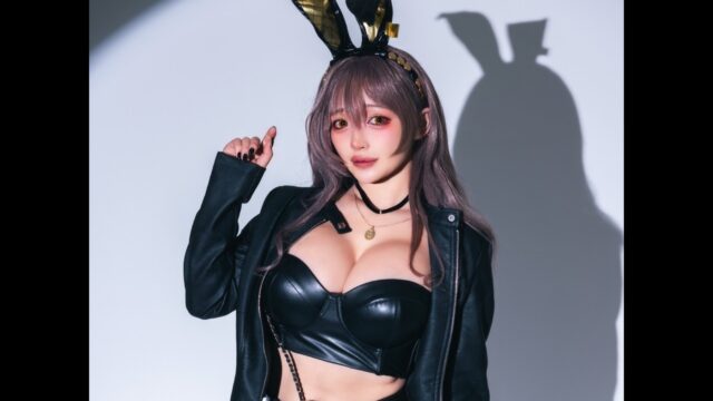 セクシーすぎるノワール！　千咲てら、『勝利の女神：NIKKE』ノワールのZOZOコラボ衣装を完全再現