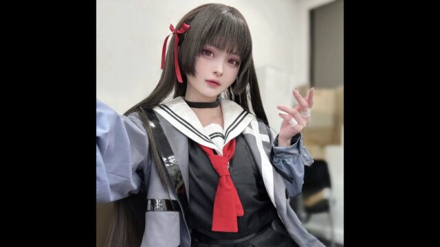 クール&セクシーな千咲! すずら、『鳴潮』の人気キャラクターコスプレを披露