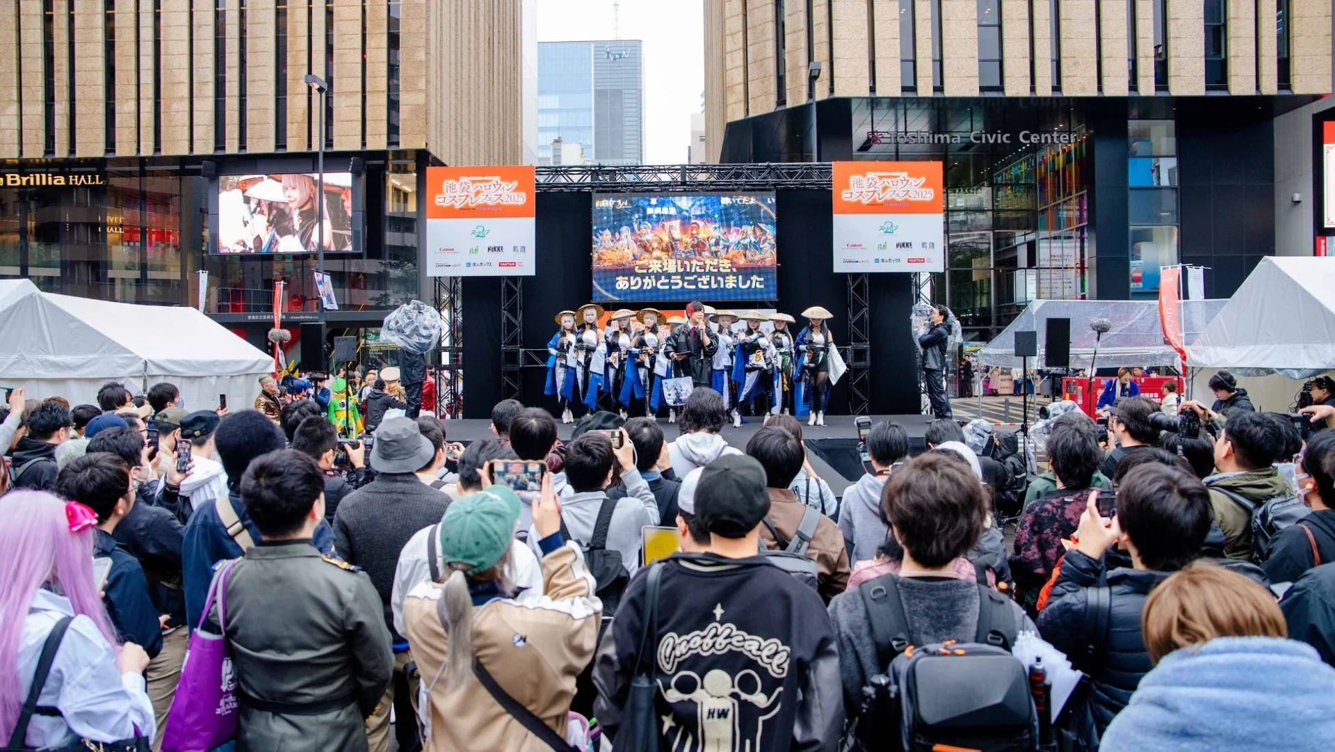 池袋ハロウィンコスプレフェス2025でのNIKKEステージイベント