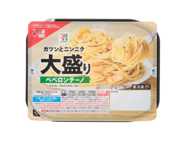 セブンプレミアム 大盛りペペロンチーノのパッケージ