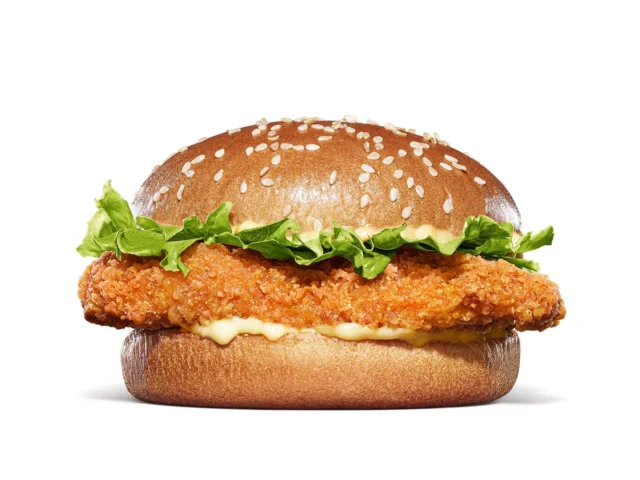 ヒッコリーのスモーキーな香りが特徴のスモーキーフライドチキン