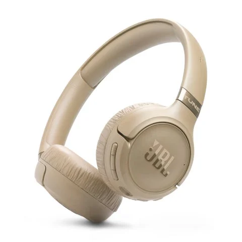 ベージュのJBL Tune 680NCヘッドホン（斜め前）