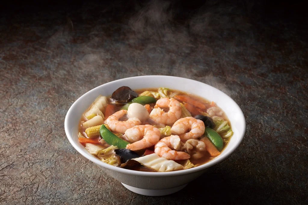 海老がたっぷり乗った期間限定の海老五目そば