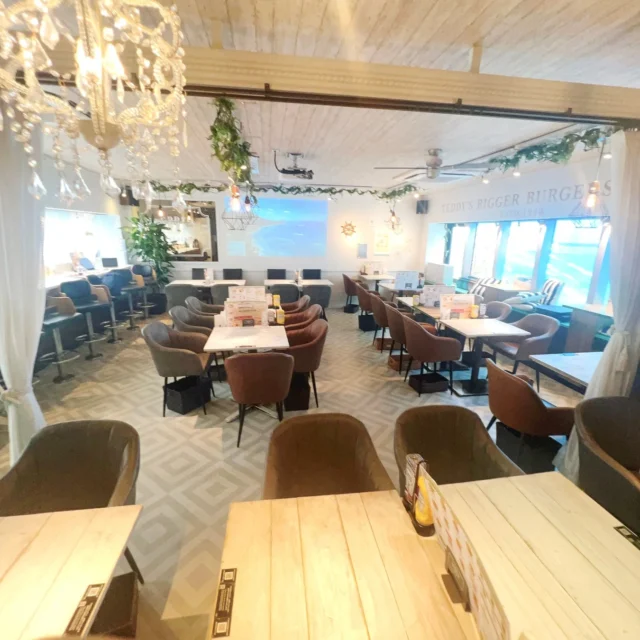 テディーズビガーバーガー原宿表参道店の店内風景。