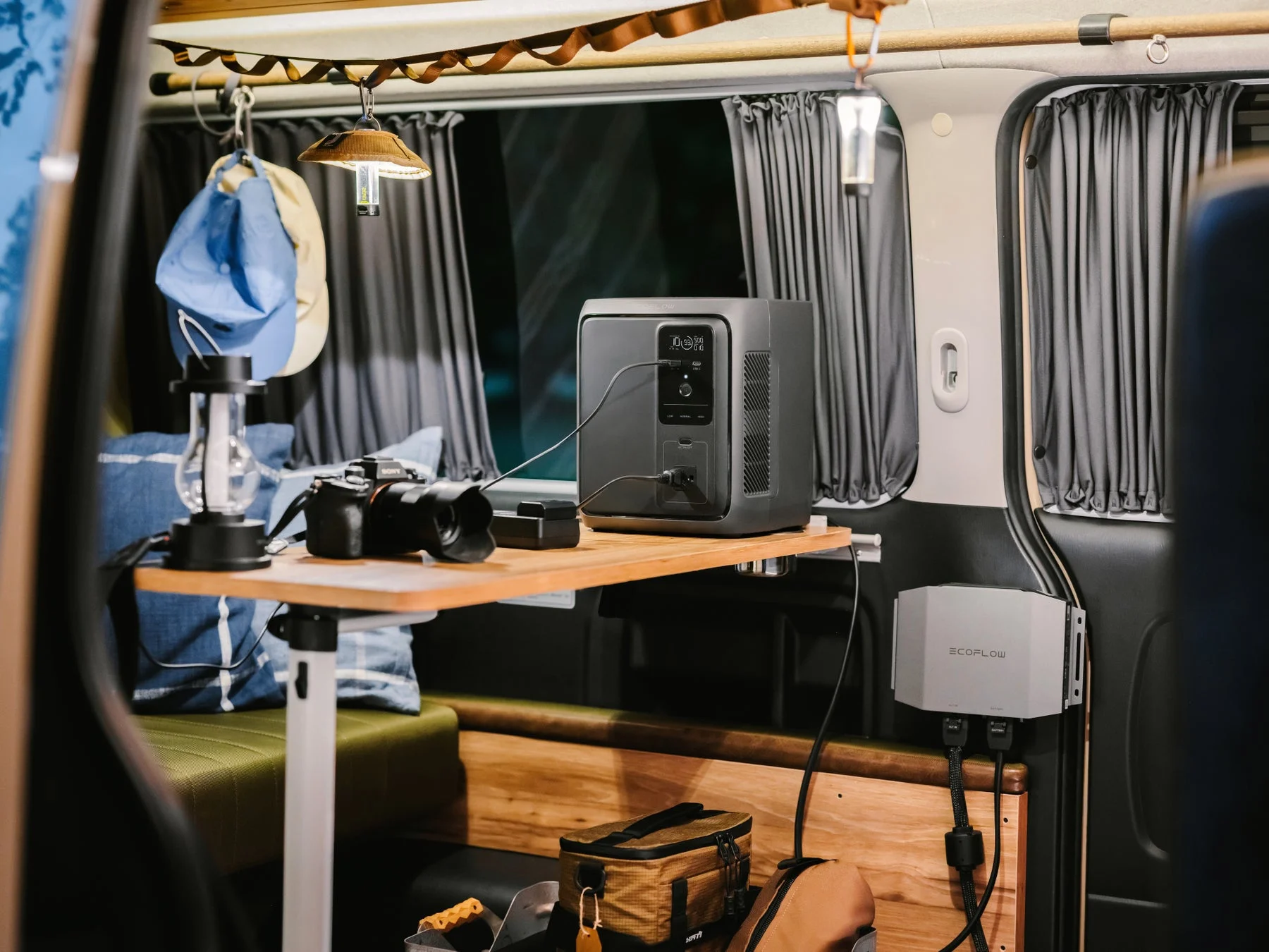 EcoFlow DELTA 3 1000 Airがバンライフで利用されている様子