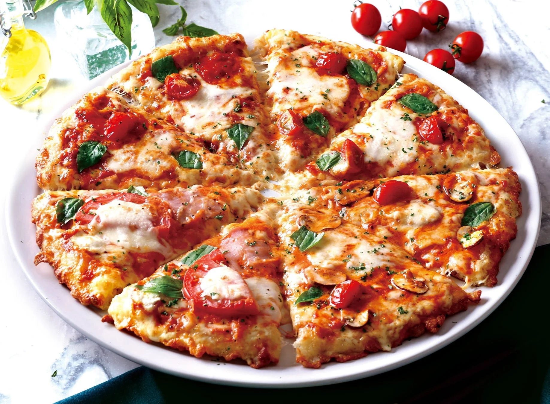 イタリア産水牛モッツァレラを使用した究極のマルゲリータクォーターピザ