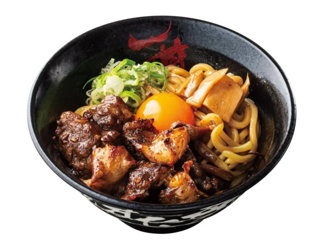 とんこつ醤油牛カルビホルモン油そば 並盛り