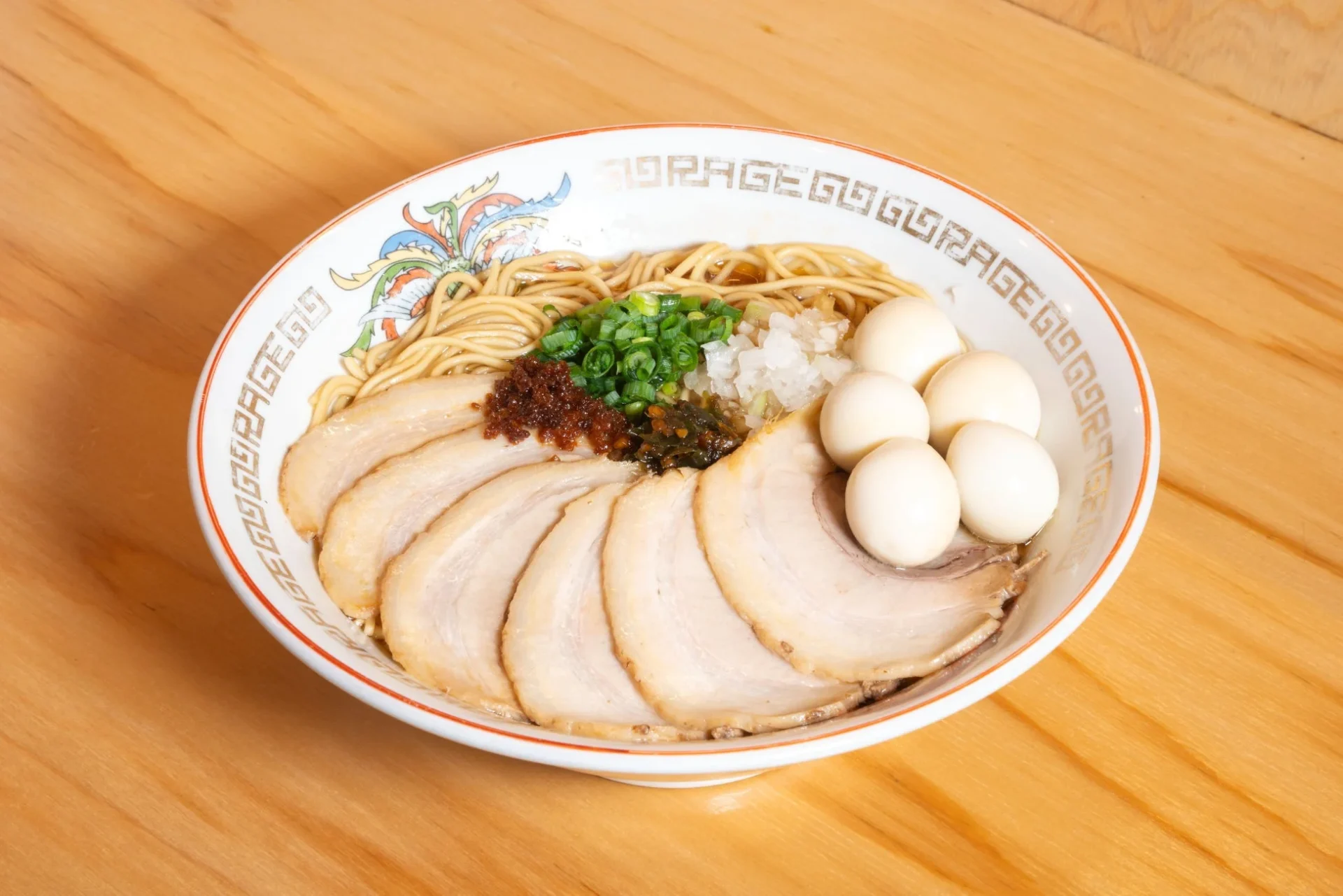 麺尊RAGEの特製青唐中華そば、自家製青唐辛子醤油のヘルシーな一杯