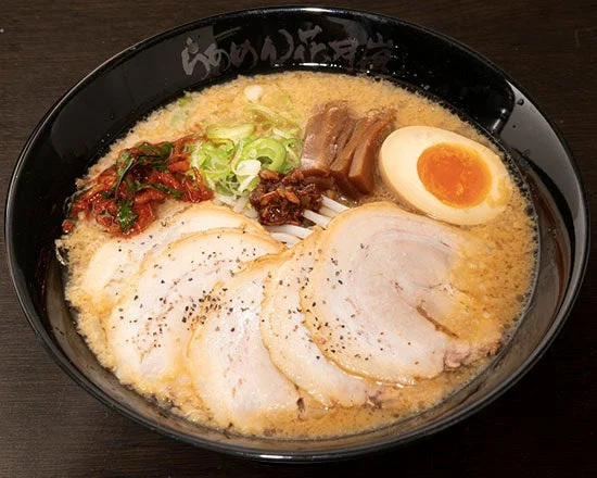 らあめん花月嵐の嵐げんこつチャーシューメン、秘伝のタレが決め手