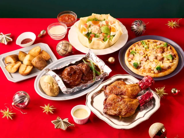 ココスのクリスマスセットの豪華な料理