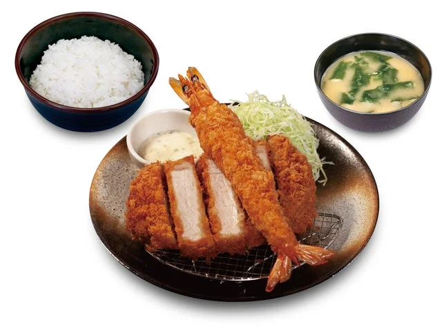 松のやの超厚切りロースかつと有頭大海老フライ1尾の定食