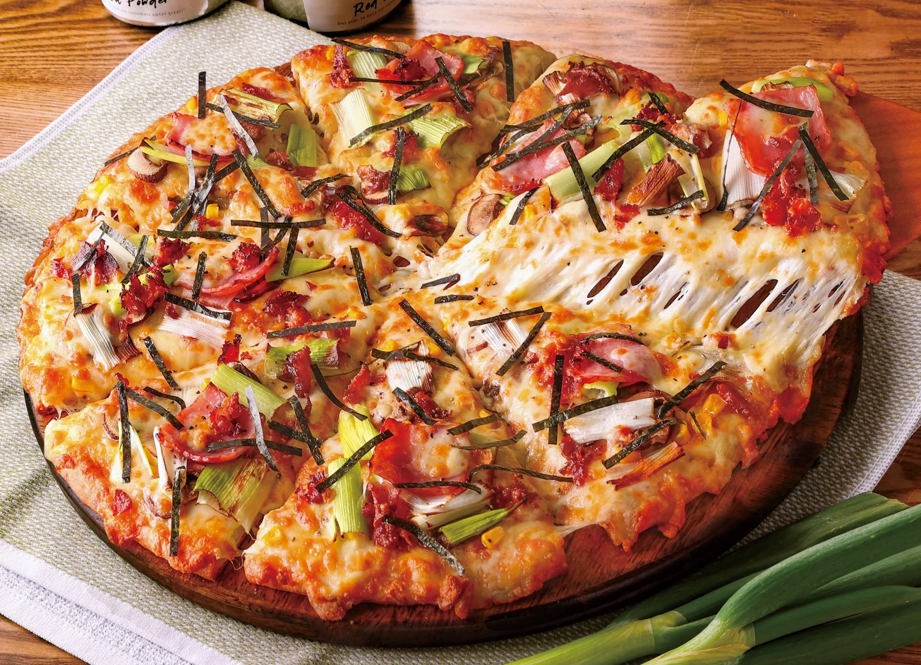埼玉県産白ネギをたっぷり使った『白ネギのネギベエ』ピザ