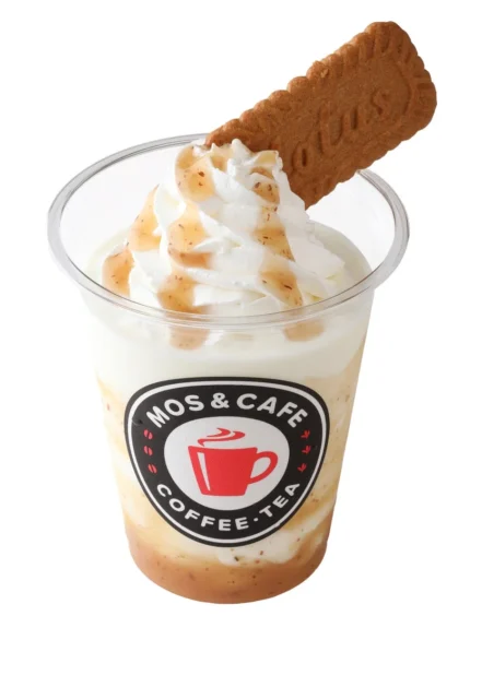 国産栗を使用した「デザートシェイク 栗」の別角度からの商品写真。