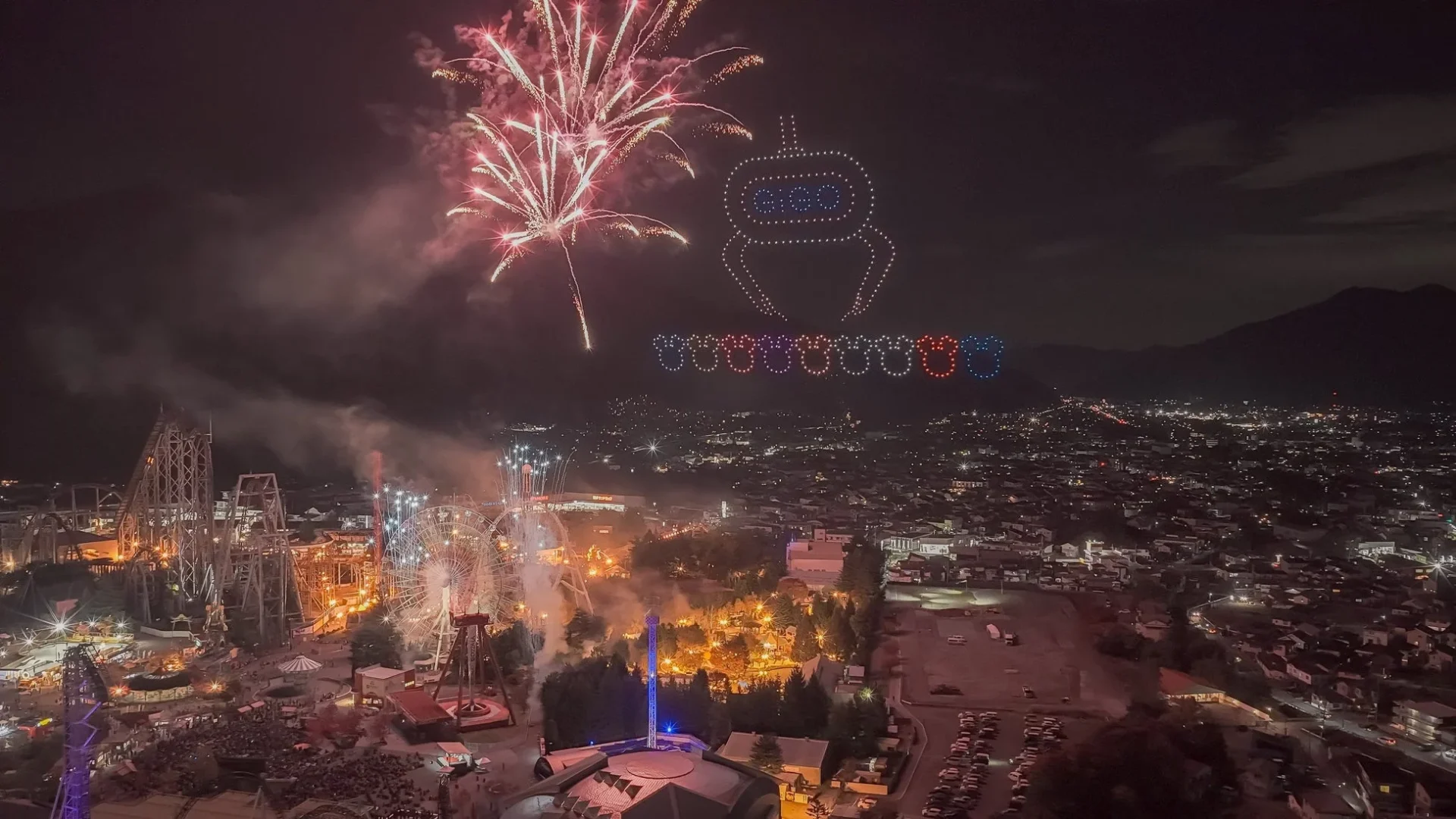 国内初！　TWICE LOVELYSドローン＆花火ショーが富士急ハイランドで1万人を熱狂させた