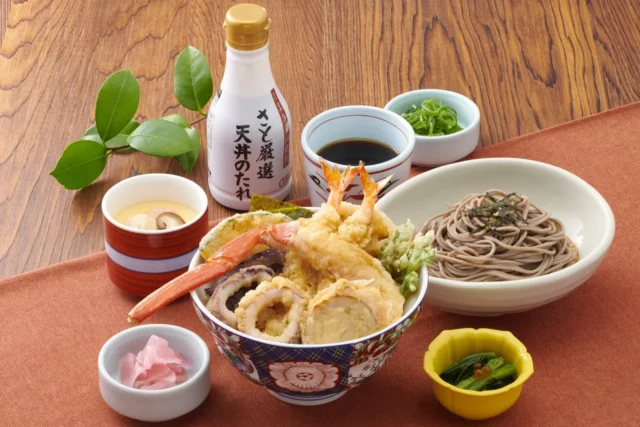 和食さとの冬フェア限定メニュー「本ずわいがにと海老の海鮮天丼御膳」