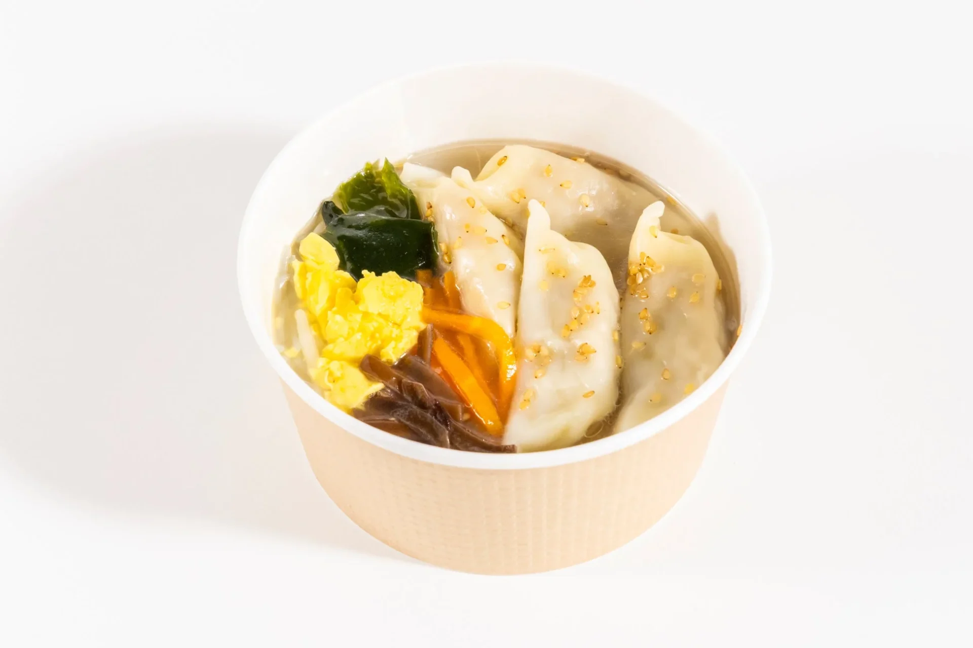 ファミリーマートの「もちもち餃子と春雨の中華スープ」