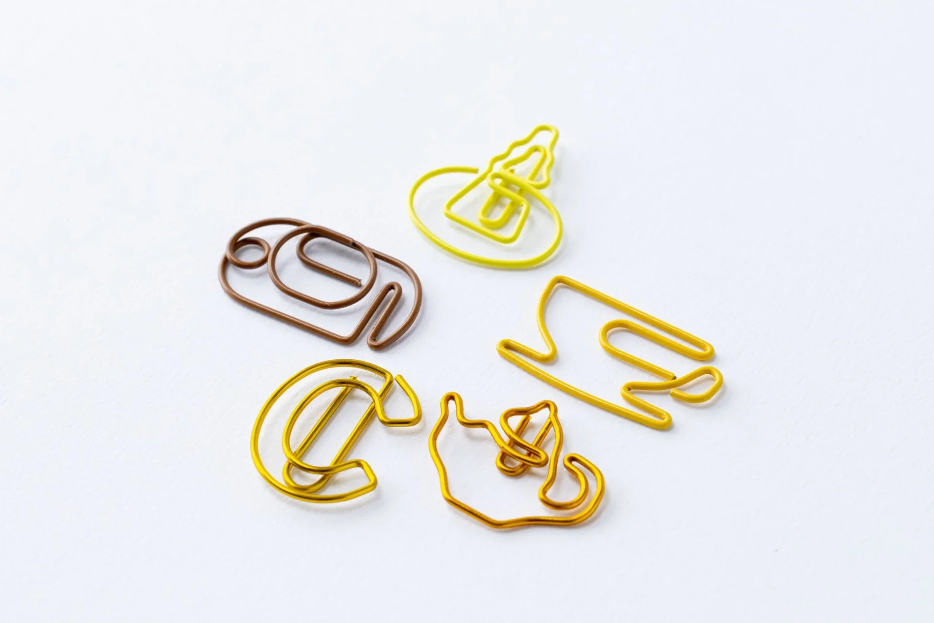 COCO'SのCや包み焼きハンバーグなど5種類のデザインゼムクリップ