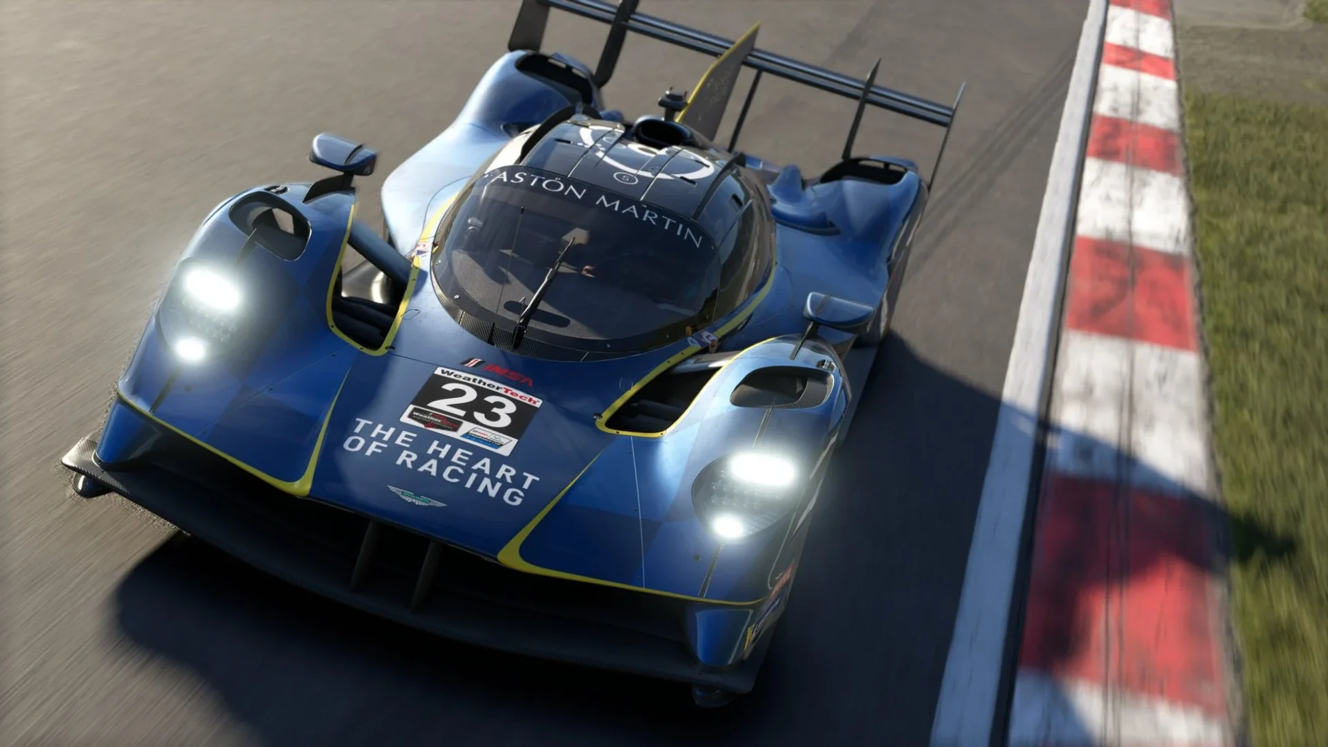 『Project Motor Racing』に登場するアストンマーティン ヴァルキリー ハイパーカーの走行シーン