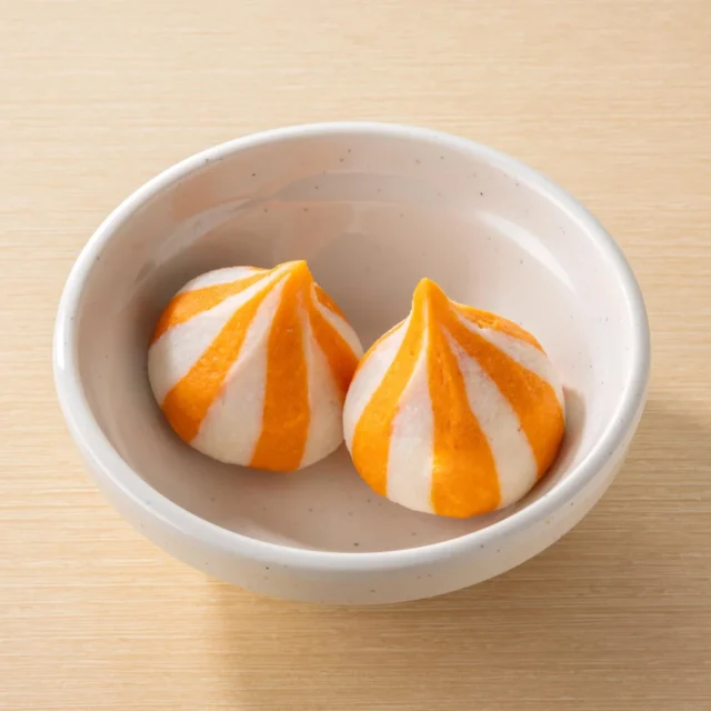 魚卵がプチっとはじける紅白団子