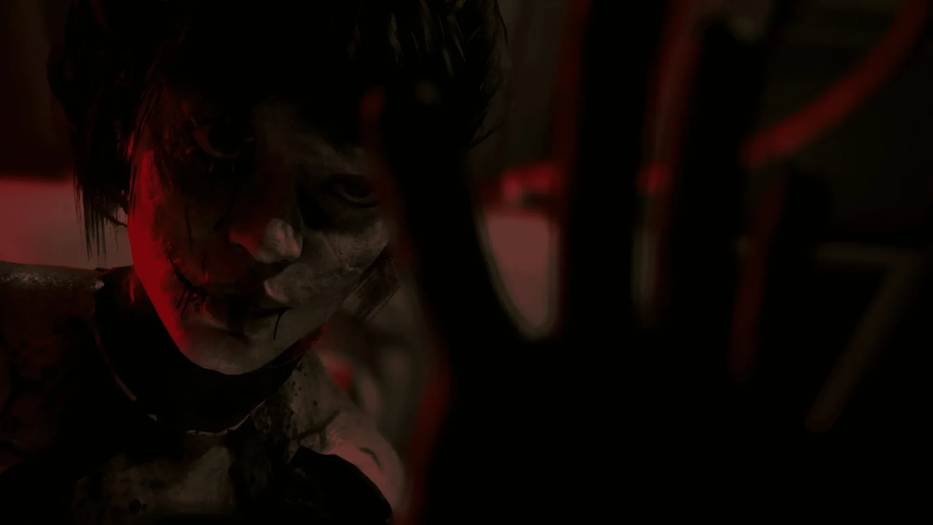 『BrokenLore: UNFOLLOW』ゲーム画面：赤い光に照らされる不気味なキャラクター