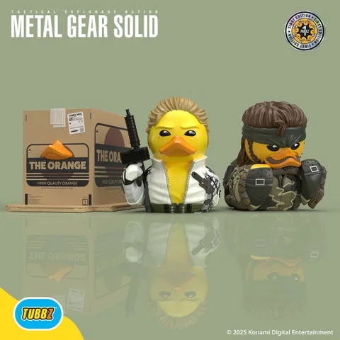 メタルギアソリッドのコスプレダックフィギュアとダンボール箱