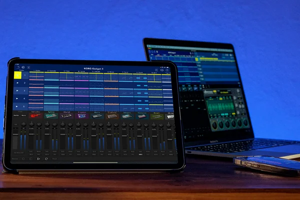 iPadとMacBookでKORG Gadget 3が動作している様子